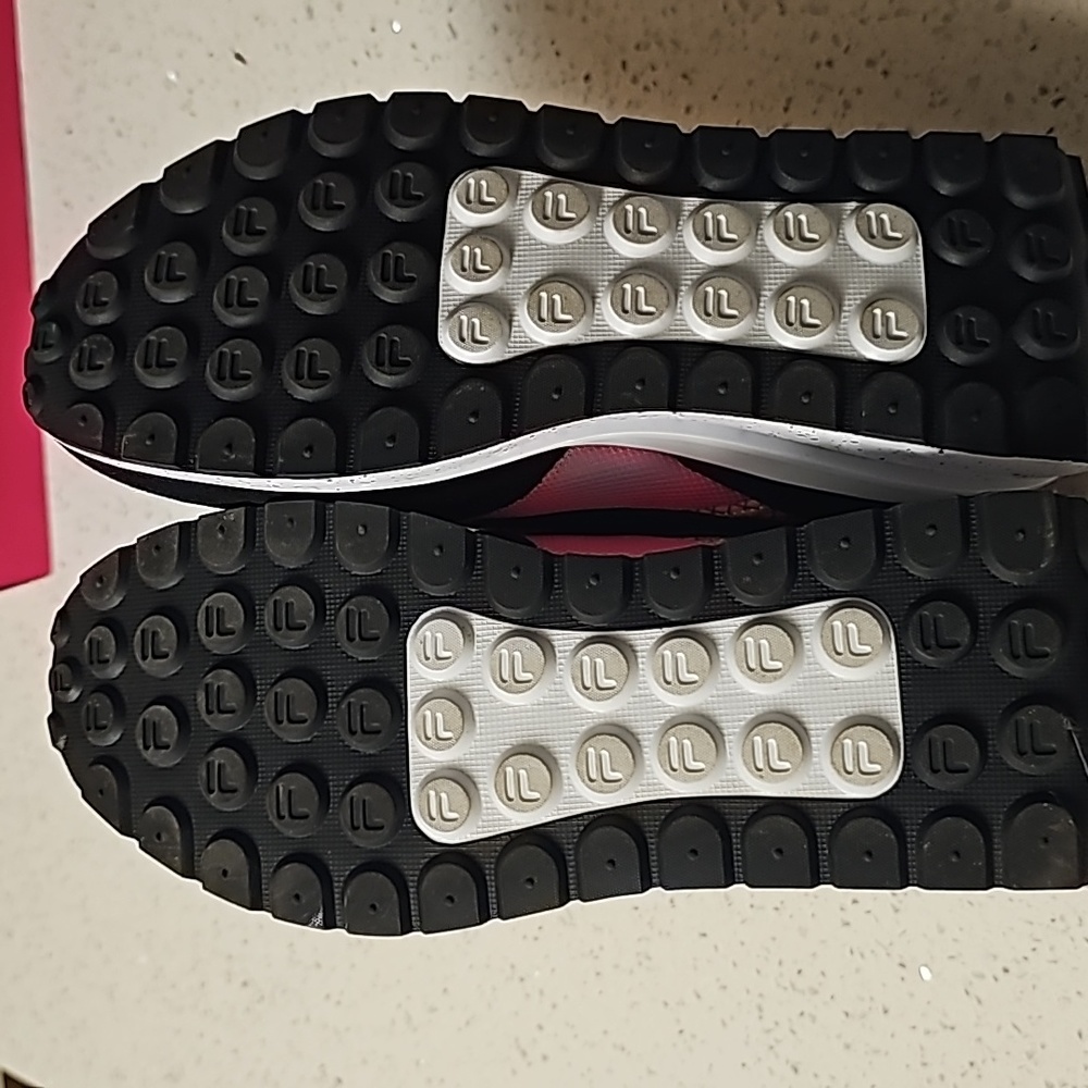 Fila Women's Yellow and Black Sneakers - Picture 5 of 8